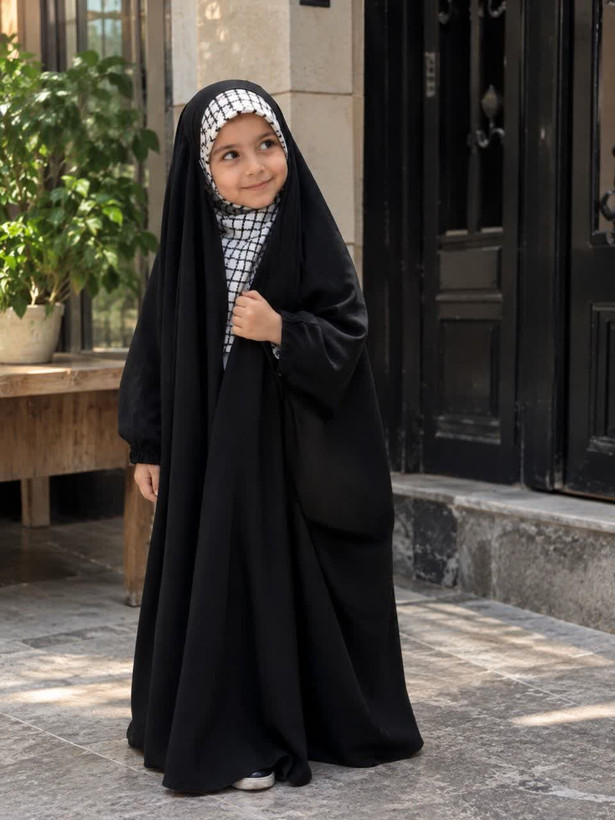چادر بچگانه / عربی اصیل (جده) / پارچه حریر اسود (شهرکرد)